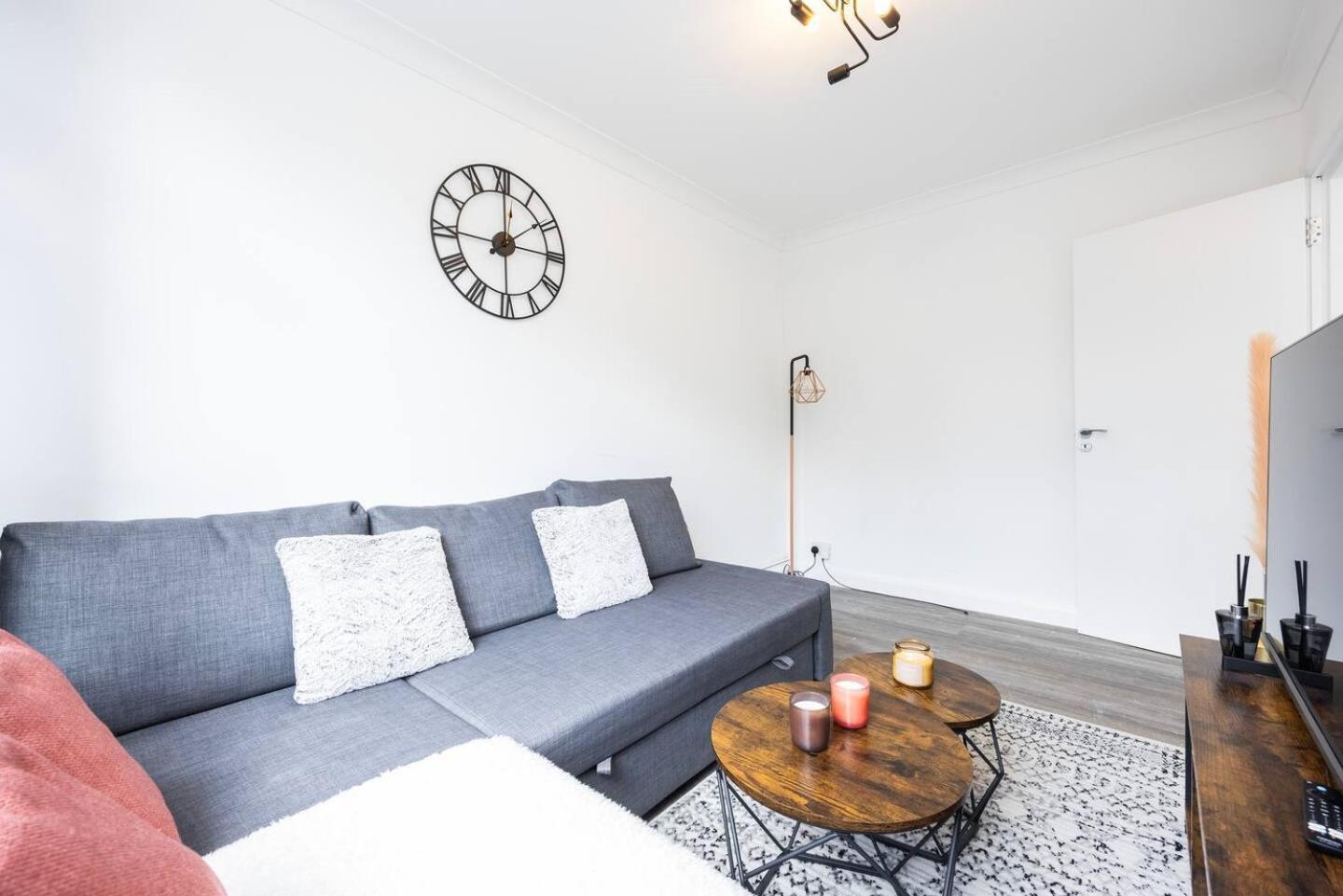 Ferienhaus Spacious 2br Gem - Close To Clapham Junction London